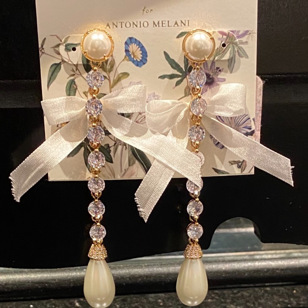 🎉❣️Host pick❣️🎉PEARL STATEMENT EARRINGS BRIDE